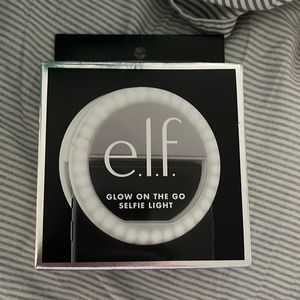 e.l.f. Glow on the go Selfie Light NWT